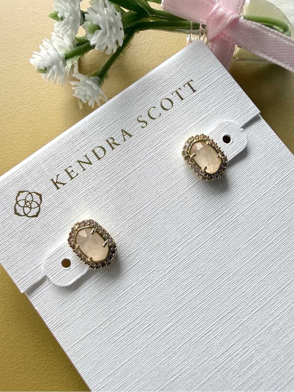 KENDRA SCOTT Gold Cade Stud Earrings